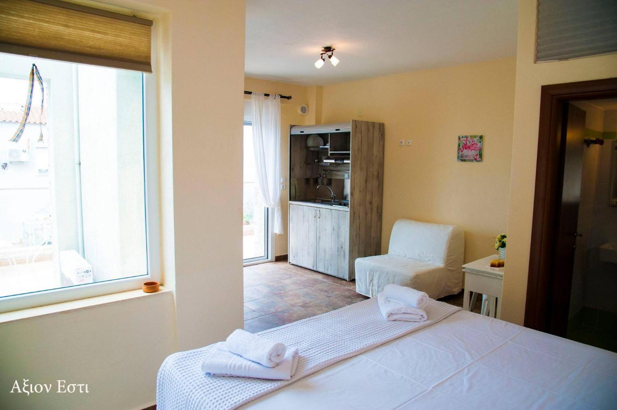Axion Esti Apartments Skopelos Town Exterior photo